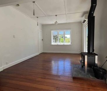 Two Bedrooms, Brooklyn - Photo 2