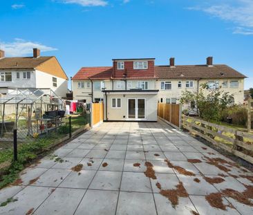 4 bedroom terraced house to rent - Photo 2