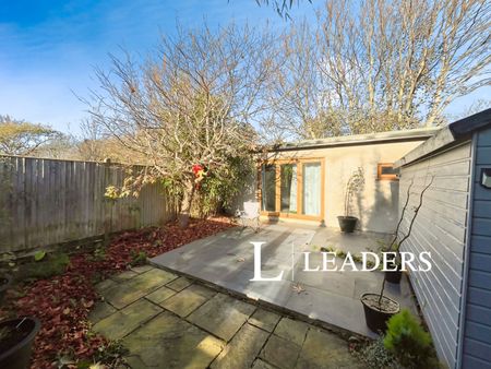 1 bedroom bungalow to rent The Gardens, Southwick, Brighton, West Sussex, BN42 - Photo 4