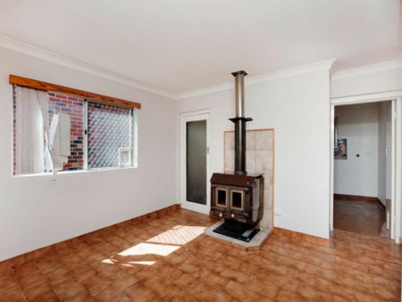 Feel right at home in this classic 3x1 House! - Photo 5