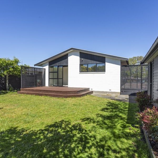 Modern 4-Bedroom Home for Rent in North New Brighton - Photo 1