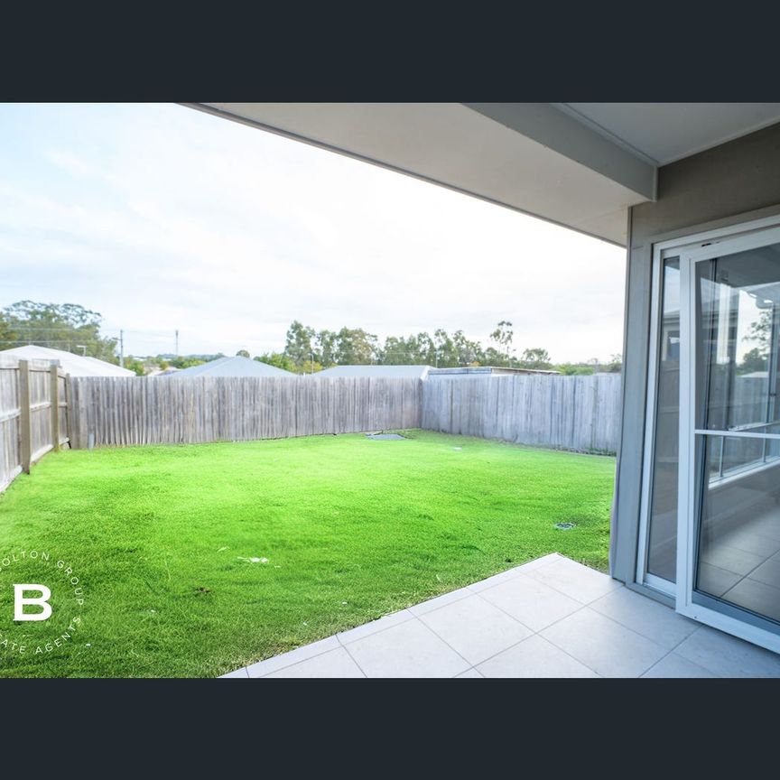 8 Priestly Place, Redbank, Qld 4301 - Photo 1