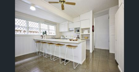 Family Home in the Heart of Lilydale - Photo 3