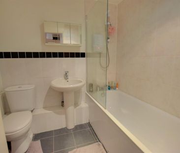 CLOSE TO THE HOSPITAL - Photo 5