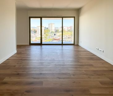 2 bedroom apartment in Ameixoeira, Lisbon - Photo 4