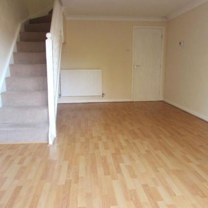 2 bedroom mews to rent - Photo 1