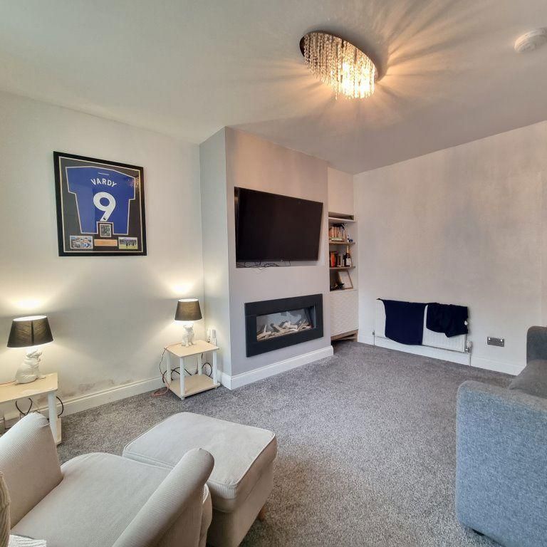 3 bedroom terraced house to rent - Photo 1