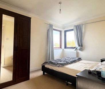 2 bedroom end of terrace house to rent - Photo 2