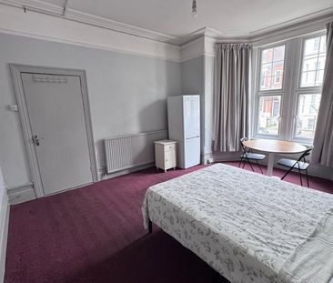 Room in a Shared House, Cranwich Road, N16 - Photo 2