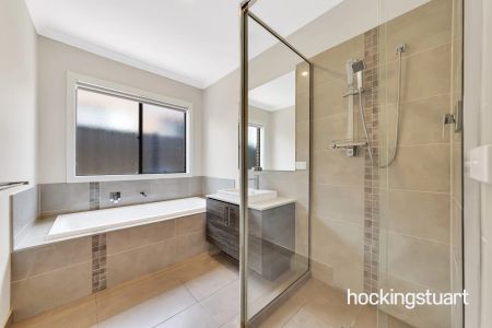 Spacious Family Home in Prime Mernda Location - Photo 4