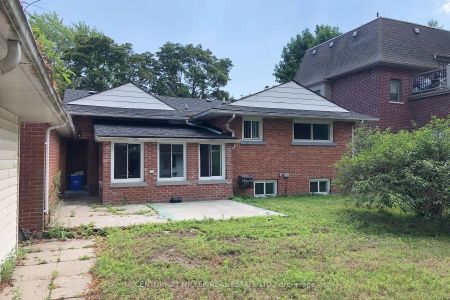 Detached Home For Lease | W9254638 - Photo 3