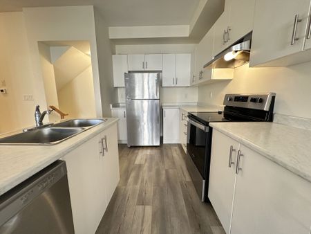 For Lease - 40 Zinfandel Drive Unit# 22, Hamilton, Ontario - Photo 4