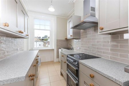 3 bedroom apartment to rent - Photo 5