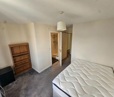 4 bedroom terraced house to rent - Photo 2