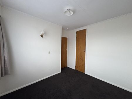 Handy, Homely Haven Near the Hospital - Photo 4