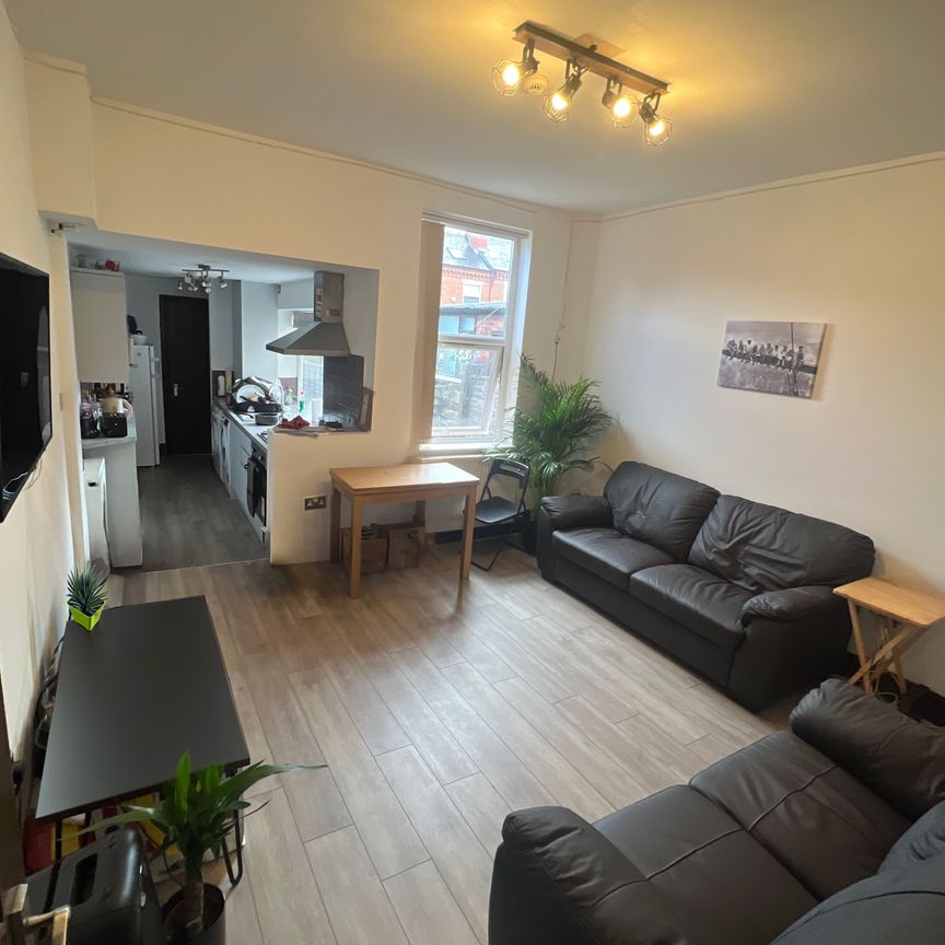 45 HUBERT ROAD - Photo 1