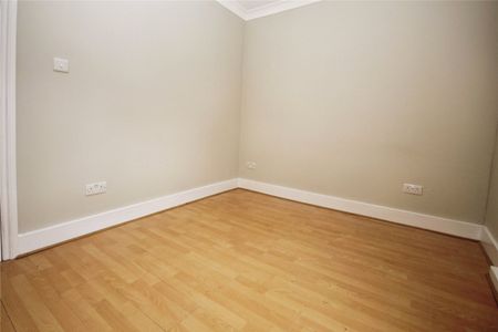 Bensham Manor Road, Thornton Heath, CR7 7AA - Photo 2