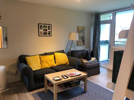 2 Bed Flat, Kersfield Road, SW15 - Photo 3