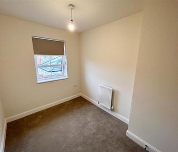 3 bedroom end of terrace house to rent - Photo 5