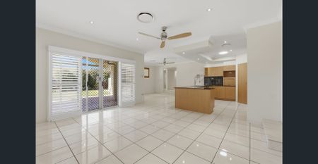 THIS HOME HAS IT ALL - POOL, SHED & MULTIPLE LIVING AREAS - Photo 2