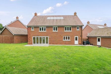 6 bedroom detached house to rent - Photo 5