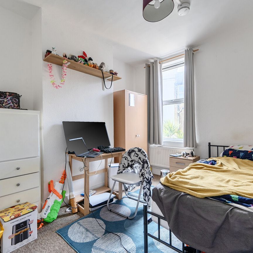 4 bedroom terraced house to rent - Photo 1