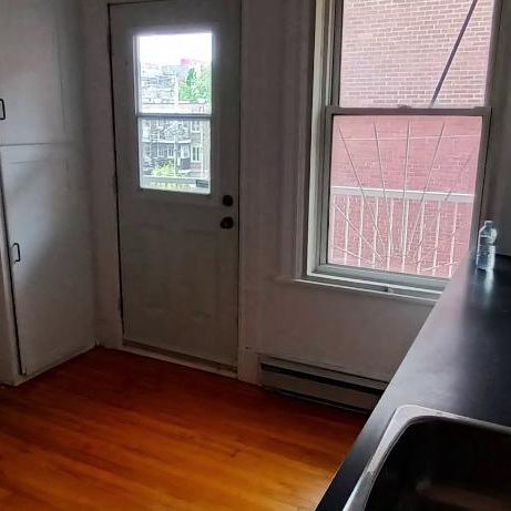 METRO PIE-1X GRAND 5 1/2 LIBRE (1 MINUTES A PIED DU MÉTRO) - Photo 1