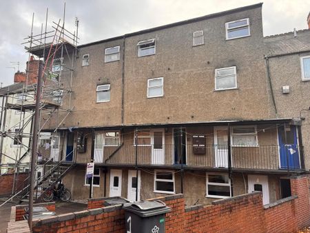 Studio to rent - Photo 5