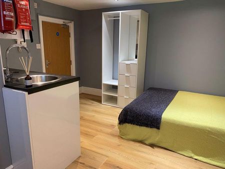 Studio to rent - Photo 2