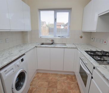 3 bedroom house to rent Peppercorn Close, Colchester, CO4 - Photo 6