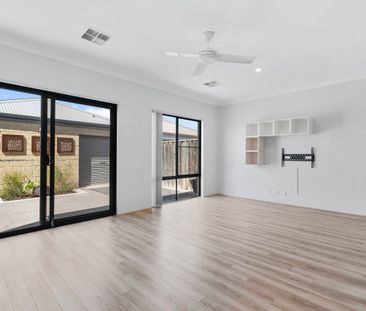 Effortless Modern Living in the Heart of Ellenbrook! - Photo 5