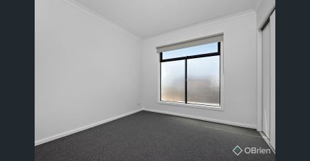 Modern Townhouse in Popular Estate. - Photo 3