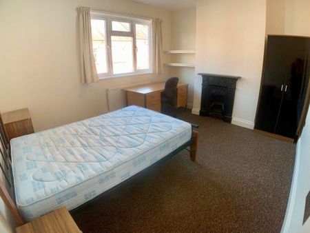 5 bedroom terraced house to rent - Photo 5