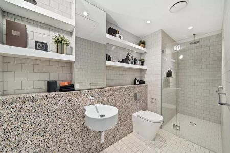 Stunning executive style one bedroom apartment - Photo 4