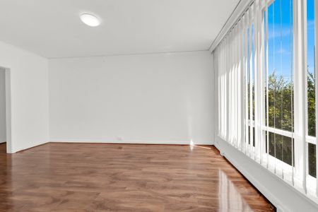 North-facing modern retreat - Photo 2