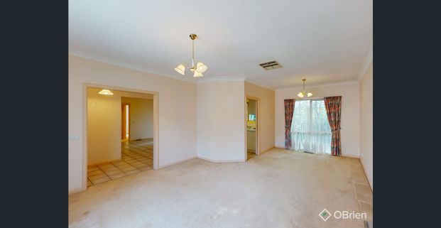 Lovely 3-Bedroom Home– Ideal Location! - Photo 1