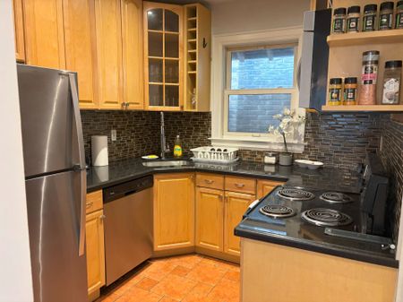 For Lease - 971 Avenue Road Unit# Upper, Toronto, Ontario - Photo 2