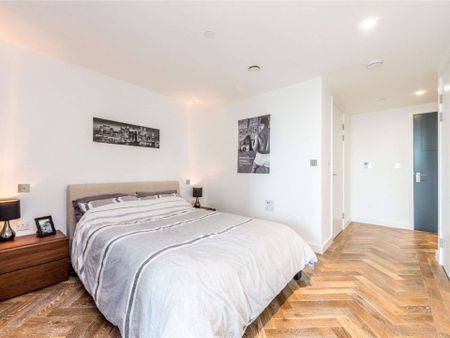 20th floor studio apartment finished to an exceptional standard in the Eagle Point development. - Photo 5