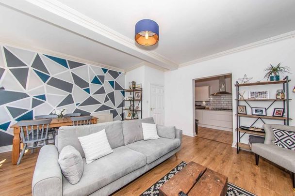 3 bedroom terraced house to rent - Photo 1