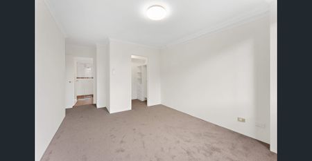 Modern 2 Bed Apt Near Fish Market - Photo 3