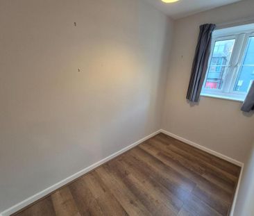 2 bedroom end of terrace house to rent - Photo 5