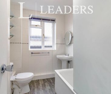 2 bedroom flat to rent - Photo 6