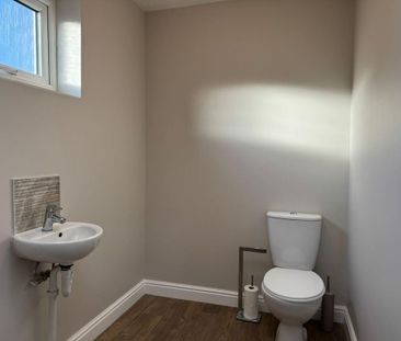 3 bedroom link detached house to rent - Photo 4