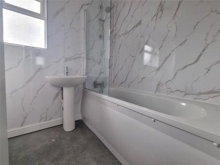 3 bedroom maisonette to rent - Photo 4