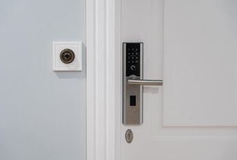 1 Bedroom Apartment with swimming pool, Janelas Verdes, Lisboa