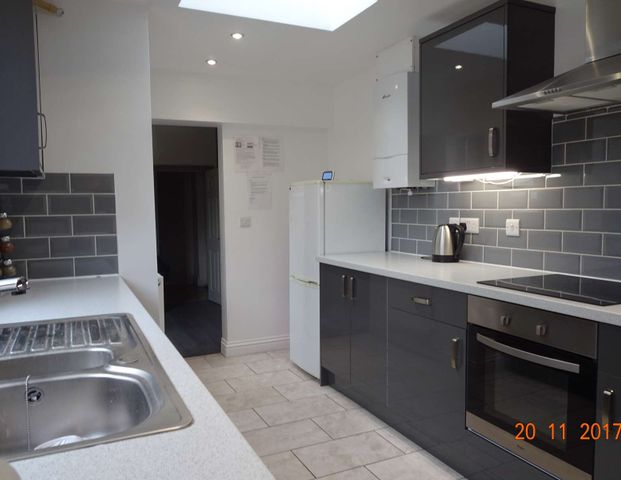 ENSUITE DOUBLE ROOM, LOCATED LN5 AREA Room 2 - Photo 1