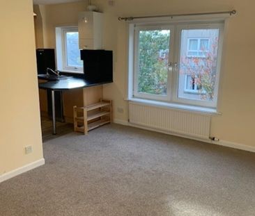 3 bedroom flat to rent - Photo 1