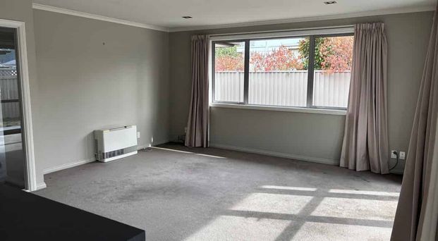 Cosy 3 bedroom available early December - Photo 1