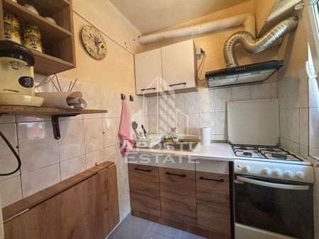 Garsoniera cu bucătărie separată de dormitor, Zona UMT - Fotografie 3