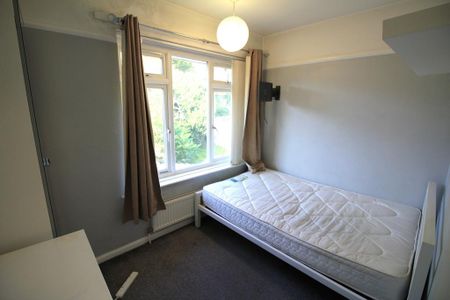 4 bedroom terraced house to rent - Photo 4